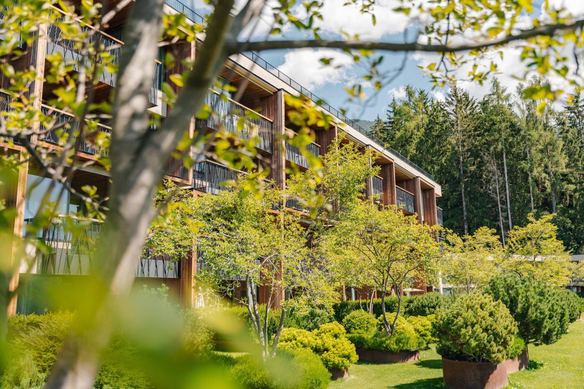 My Arbor - Dolomites Hotel Bressanone Exterior photo The main building of the Institute